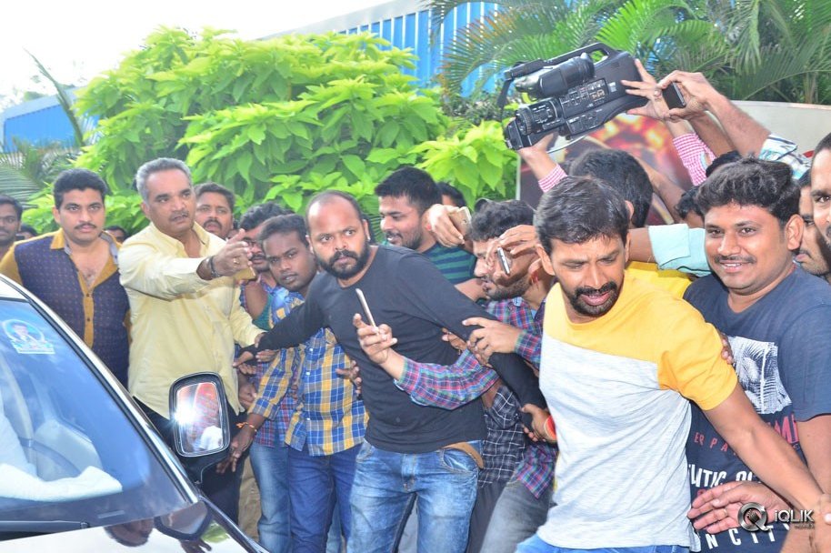 Balakrishna-Watches-Paisa-Vasool-Movie-at-Bramaramba-Theatre